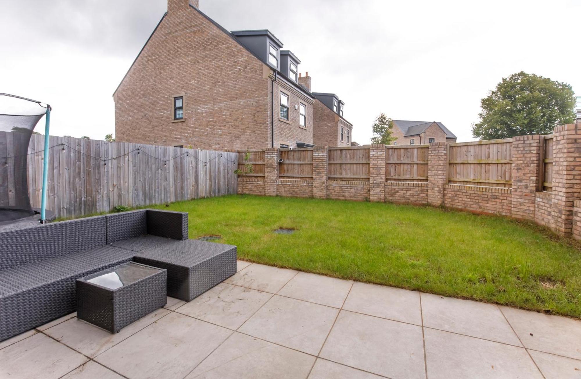 Mount Vale 4 Bedroom Luxury & Free Parking Holiday home York